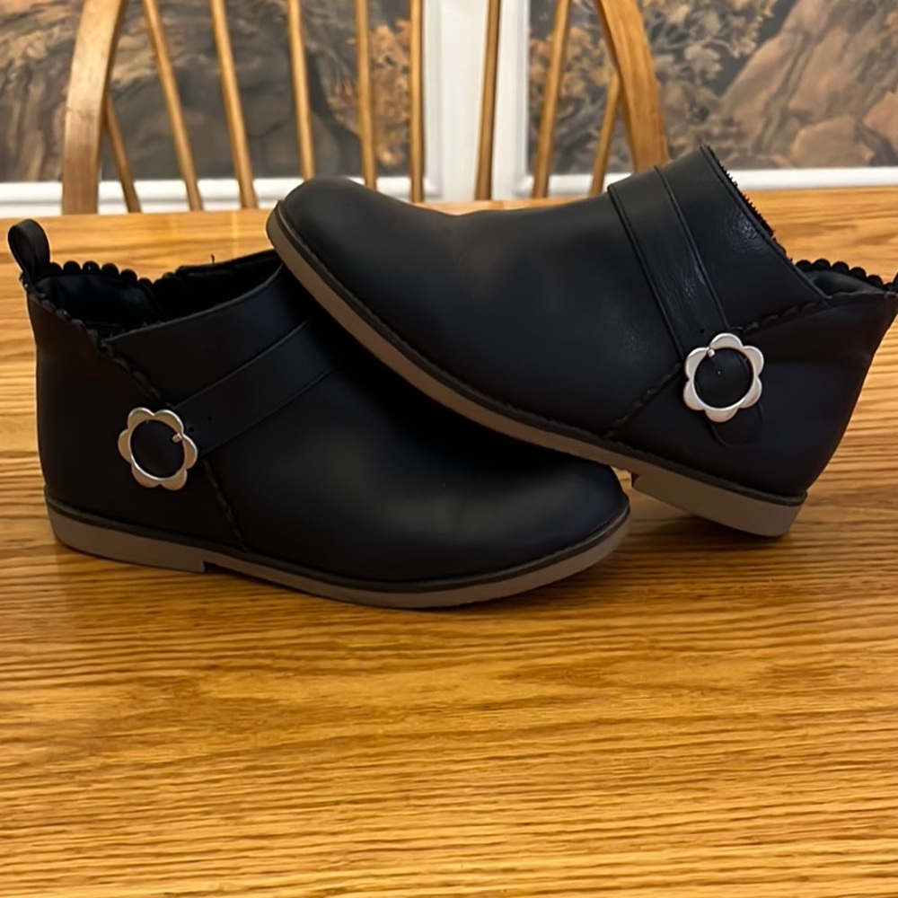 Gymboree Navy Leather Kids Shoes with Silver Flower Accent